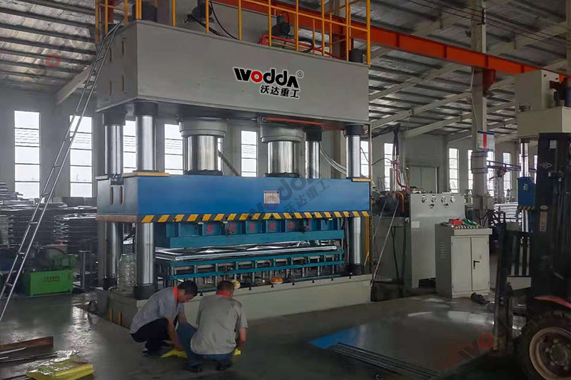 1000噸不銹鋼水箱板拉伸液壓機(jī)_1000T雙缸四柱拉伸機(jī) 1000噸不銹鋼水箱板拉伸液壓機(jī)_1000T雙缸四柱拉伸機(jī)