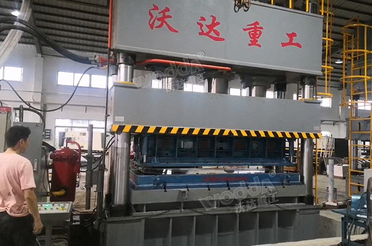 1250噸不銹鋼水箱板拉伸機(jī)客戶(hù)現(xiàn)場(chǎng)